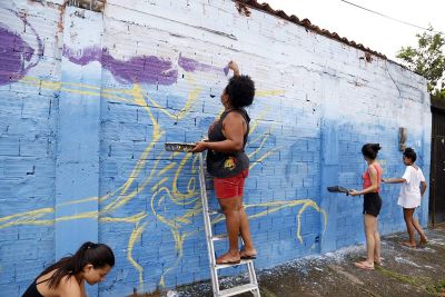 Mulheres do Benguí se empoderam por meio da arte durante ação do TerPaz
