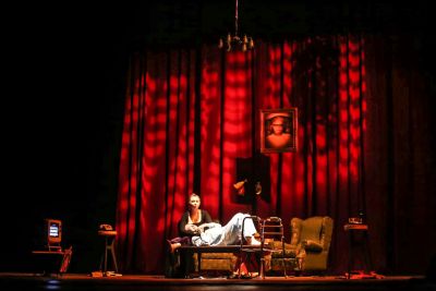 Cláudio Barradas sobe ao palco do 'da Paz' para interpretar o 'Abraço'