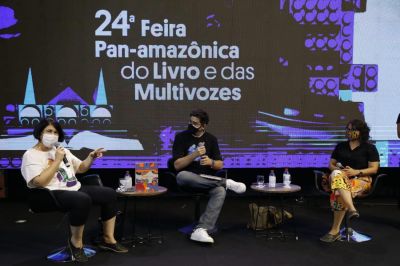 Secult lança o livro “Letras que Flutuam”, que registra a tipografia dos barcos da Amazônia