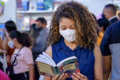 Grande movimento e democratização da leitura marcam 24ª Feira Pan-Amazônica do Livro