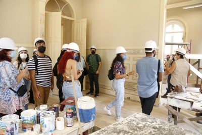 Estudantes de arquitetura têm visita técnica às obras do Palacete Faciola