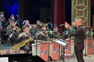 Amazônia Jazz Band encerra a Quermesse Mariana na Praça Santuário